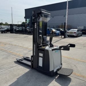Unicarriers PSP160DTFVHP480 – Pallet Stacker